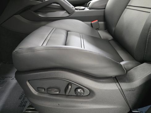 New 2026 Porsche Cayenne S image 23