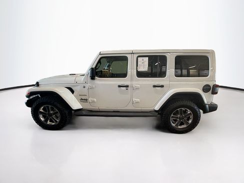 Used 2020 Jeep Wrangler Unlimited Sahara AWD/4WD image 4