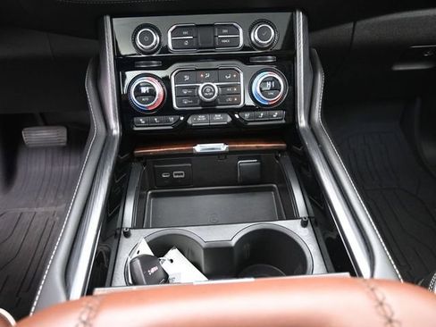 Used 2023 GMC Yukon Denali Ultimate AWD/4WD image 13