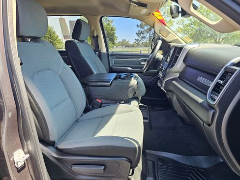 Used 2019 RAM 1500 Big Horn AWD/4WD image 10