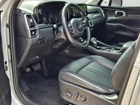 Used 2021 Kia Sorento S w/ Panoramic Sunroof Package image 16