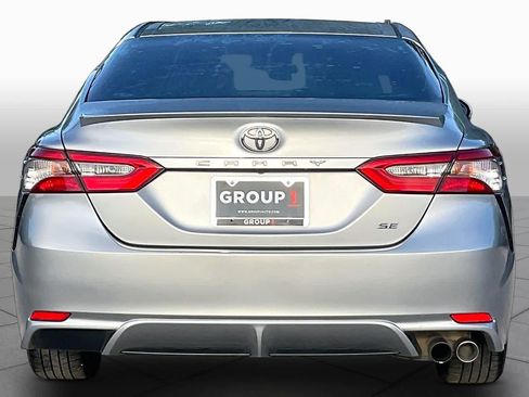 Used 2018 Toyota Camry SE FWD image 5