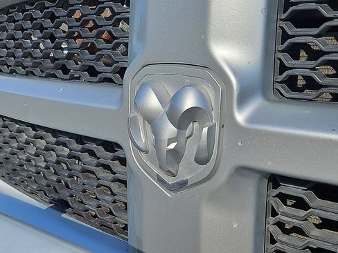 Used 2014 RAM 2500 Tradesman w/ Chrome Appearance Group AWD/4WD image 29