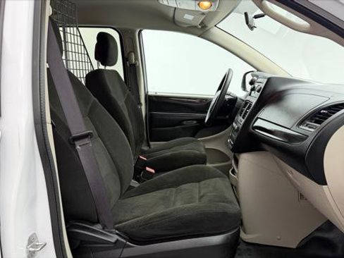 Used 2015 RAM C/V Tradesman FWD image 19