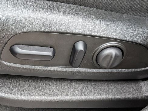 Used 2024 Chevrolet Equinox LT image 21