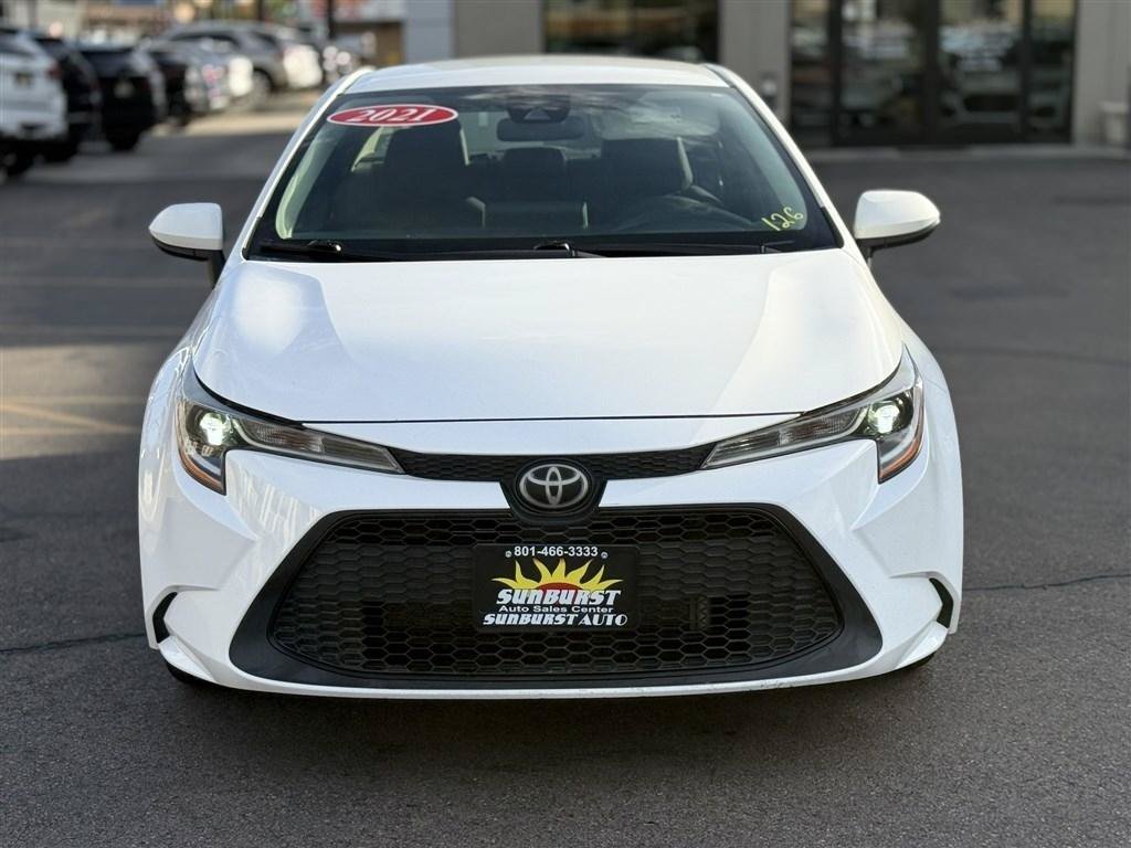 Used 2021 Toyota Corolla LE FWD image 2