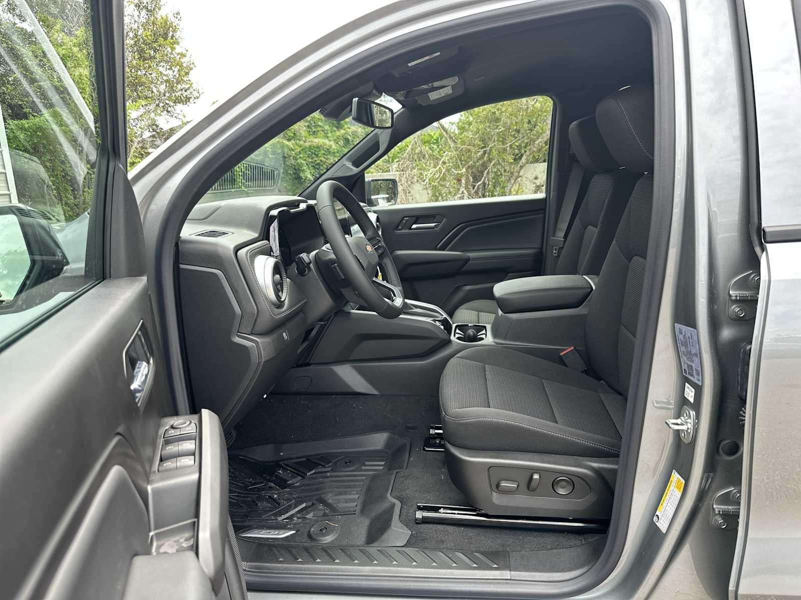 New 2026 Chevrolet Colorado LT RWD image 2