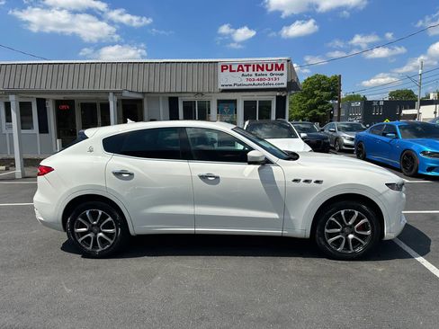 Used 2019 Maserati Levante AWD/4WD image 5