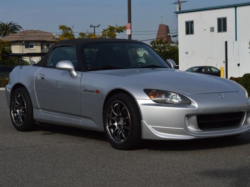 Used 2005 Honda S2000 Convertible 2D image 1