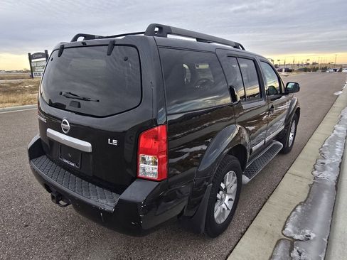 Used 2010 Nissan Pathfinder LE image 5