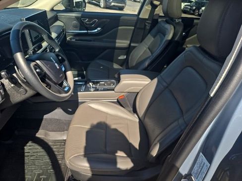 Certified 2023 Lincoln Corsair Reserve w/ Equipment Group 201A AWD/4WD image 4