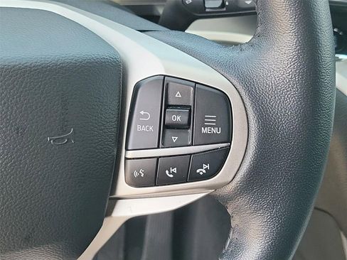 Used 2022 Ford Explorer XLT w/ Equipment Group 202A RWD image 37
