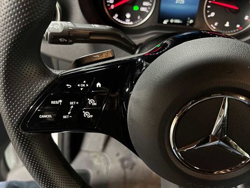 Used 2025 Mercedes-Benz Sprinter 2500 image 21