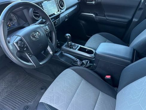 Used 2021 Toyota Tacoma TRD Off-Road w/ Technology Package AWD/4WD image 10