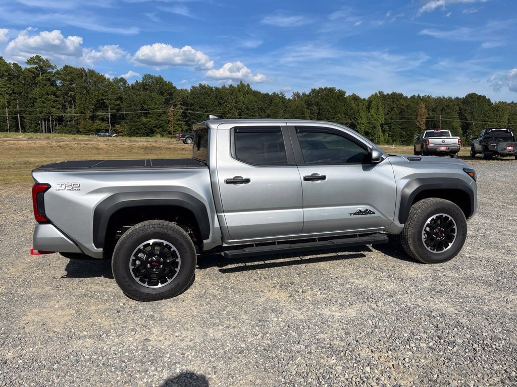 Used 2025 Toyota Tacoma TRD Off-Road w/ TRD Off Road Upgrade Package AWD/4WD image 8