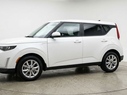 Used 2025 Kia Soul LX w/ LX Technology Package FWD image 3