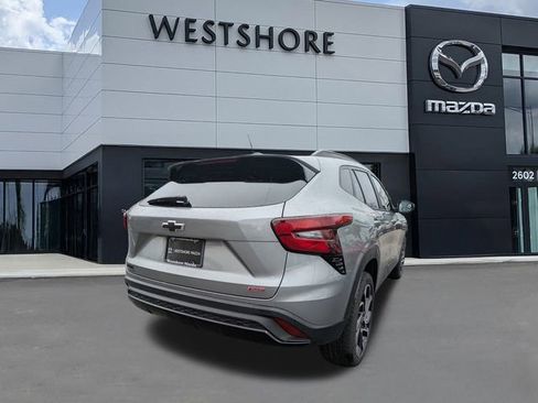 Used 2024 Chevrolet Trax RS image 3