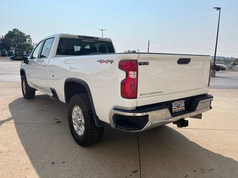 Used 2023 Chevrolet Silverado 3500 LT w/ Convenience Package AWD/4WD image 8