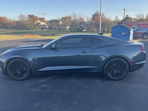 Used 2019 Chevrolet Camaro LT image 4