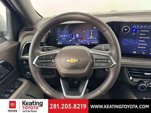 Used 2025 Chevrolet Suburban LT w/ Comfort Package RWD image 29