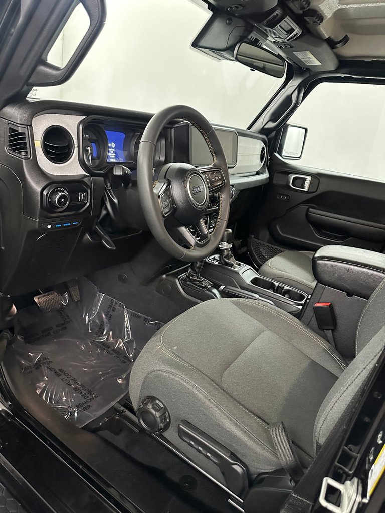 Used 2024 Jeep Wrangler Unlimited w/ Convenience Group AWD/4WD image 9