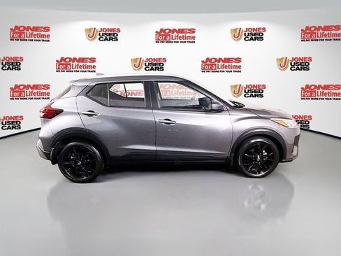 Certified 2021 Nissan Kicks SV FWD image 16