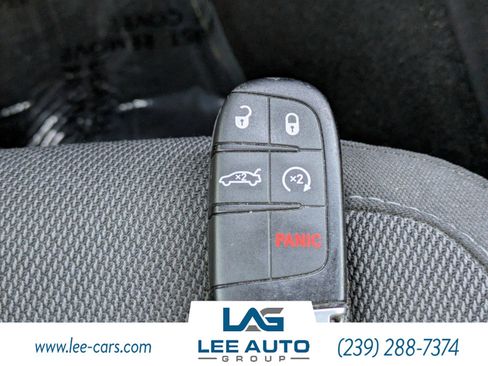 Used 2019 Dodge Charger SXT image 25