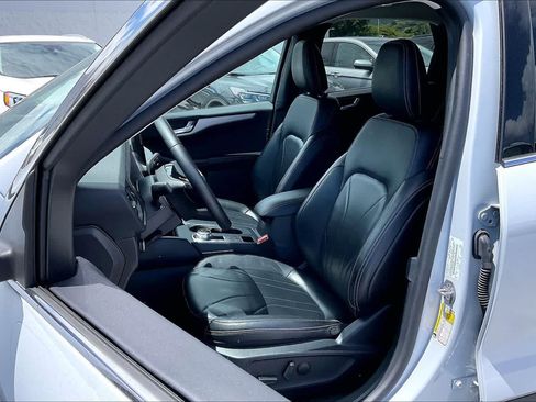Used 2025 Ford Escape SE w/ PHEV Premium Package FWD image 11