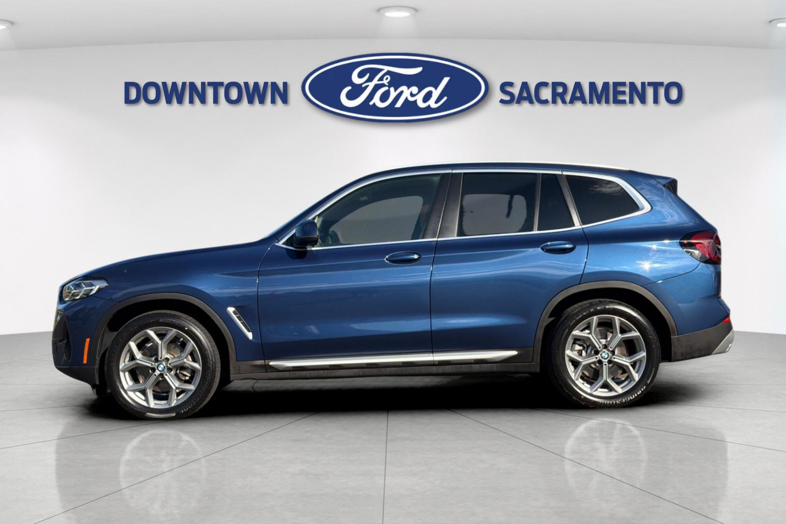 Used 2023 BMW X3 sDrive30i w/ Convenience Package RWD image 3