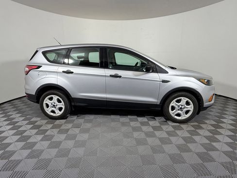 Used 2018 Ford Escape S image 9