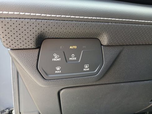 New 2026 Volkswagen Atlas SE FWD image 12