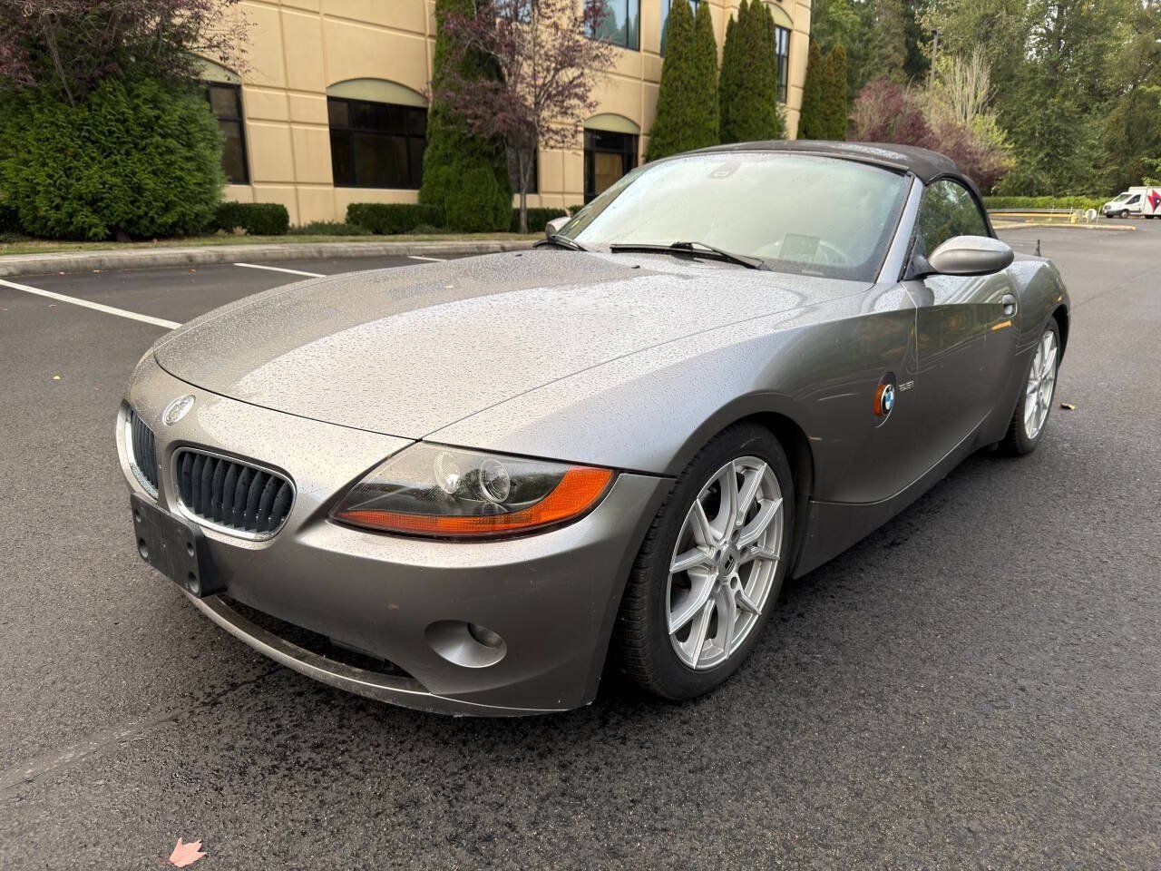 Used 2004 BMW Z4 2.5i RWD image 1