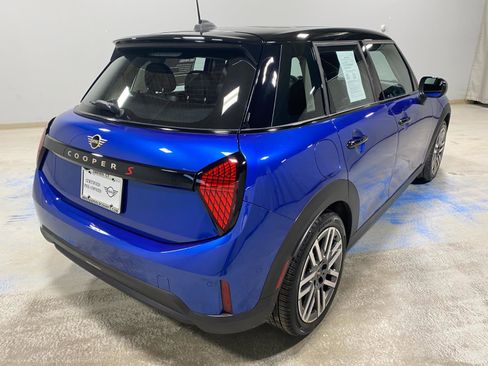 Certified 2025 MINI Cooper S image 9