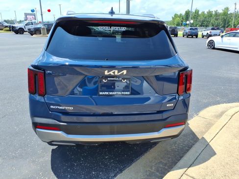 Used 2025 Kia Sorento S AWD/4WD image 4