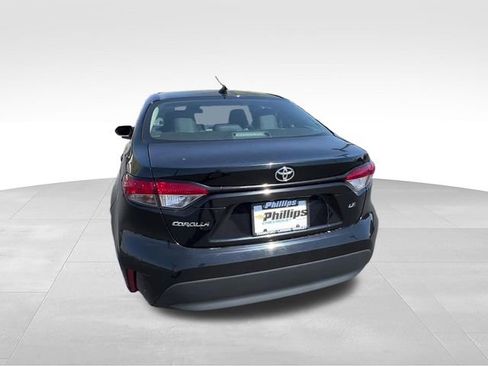 Used 2024 Toyota Corolla LE FWD image 5