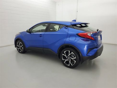 Used 2020 Toyota C-HR XLE image 7