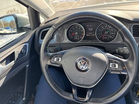 Used 2017 Volkswagen Golf Alltrack SE image 4