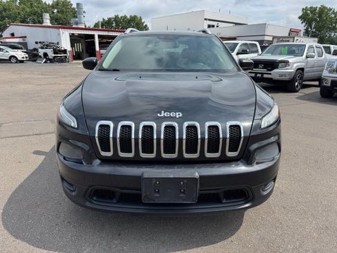 Used 2014 Jeep Cherokee Sport FWD image 8