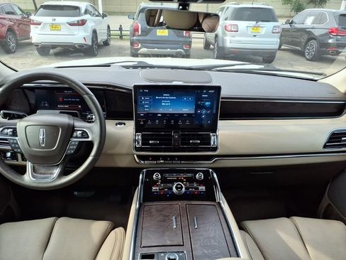 Certified 2023 Lincoln Navigator Reserve AWD/4WD image 7