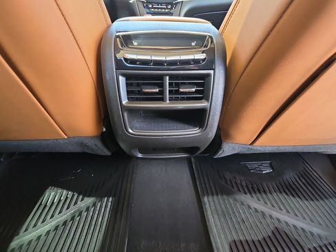Certified 2024 Cadillac XT5 Premium Luxury w/ LPO, Premium Carpet Package FWD image 22