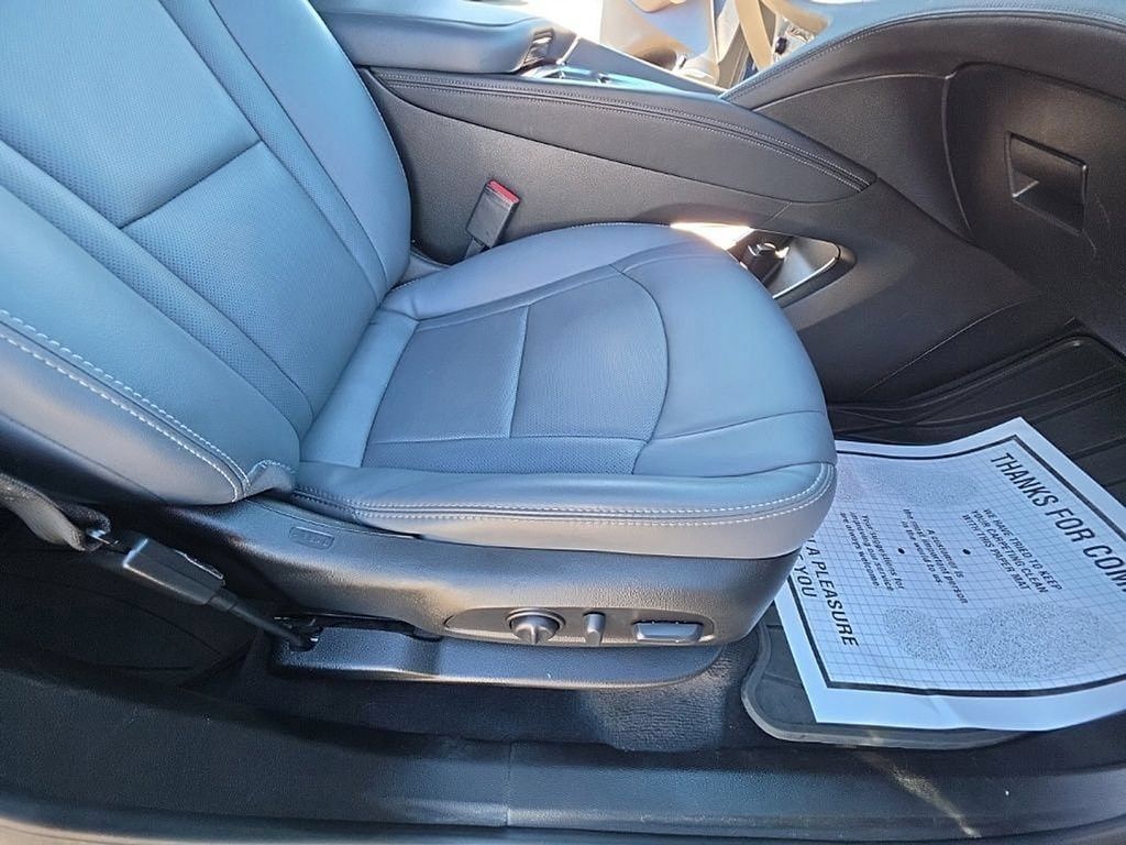 Used 2023 Buick Enclave Essence AWD/4WD image 31