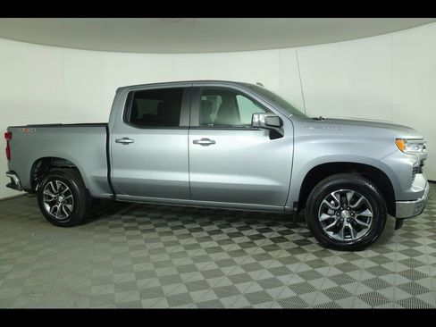 Used 2023 Chevrolet Silverado 1500 LT image 2