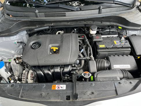 Used 2025 Kia Soul LX w/ LX Technology Package FWD image 32