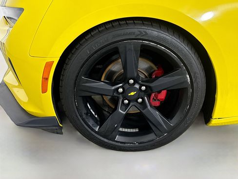 Used 2017 Chevrolet Camaro LT image 34