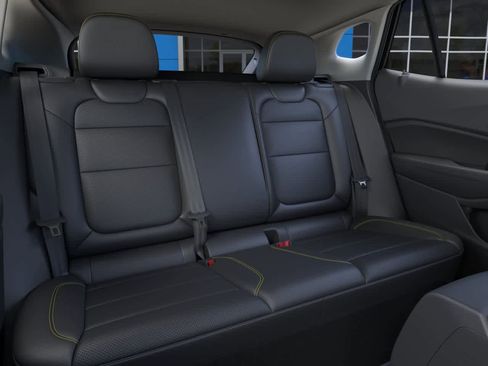 New 2026 Chevrolet Trax ACTIV w/ Sunroof Package FWD image 17