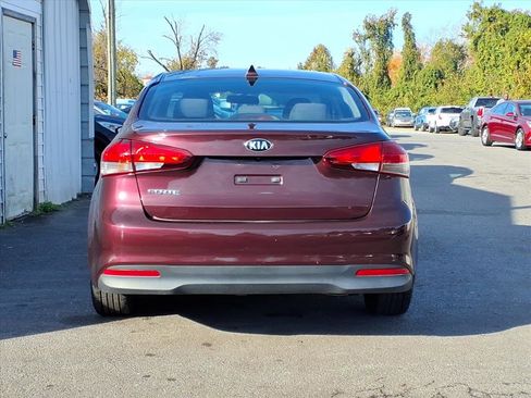 Used 2018 Kia Forte LX w/ LX Popular Package image 4