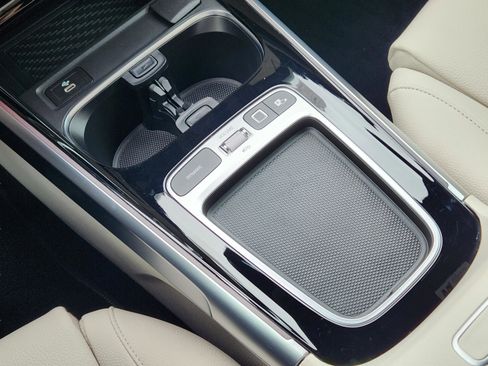 Used 2025 Mercedes-Benz GLB 250 image 13