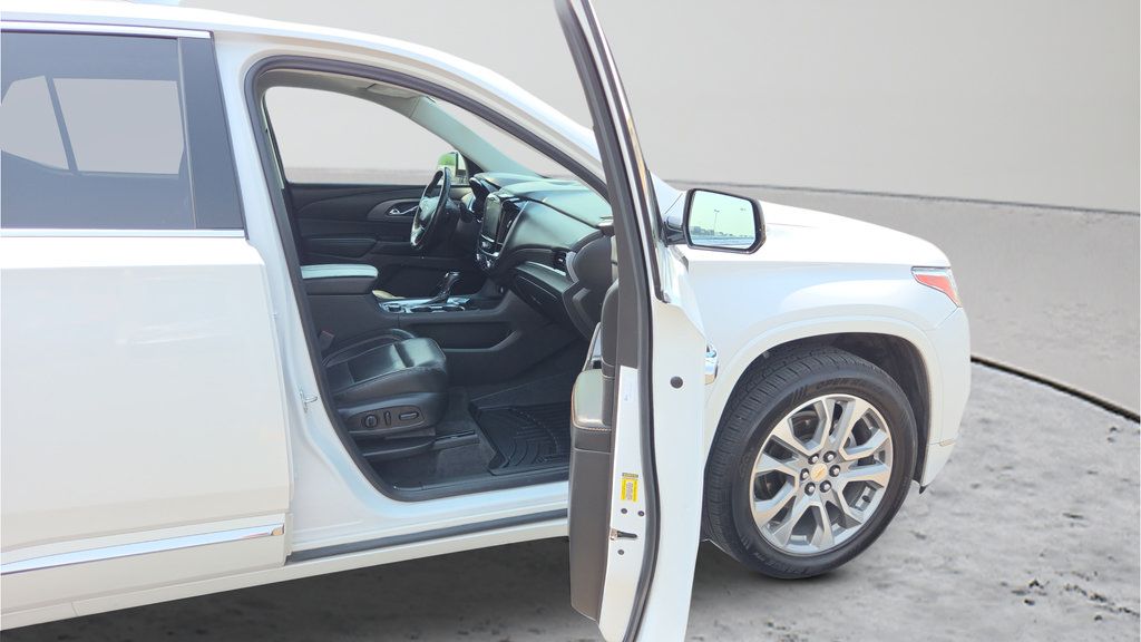 Used 2020 Chevrolet Traverse Premier AWD/4WD image 26