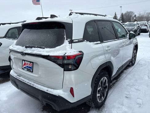 Used 2026 Subaru Forester Premium image 7