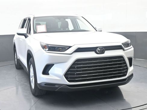 Used 2024 Toyota Grand Highlander FWD image 9